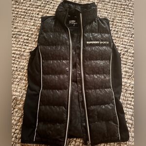 Superdry Vast - Cozy Comfort for Cooler Days size Small